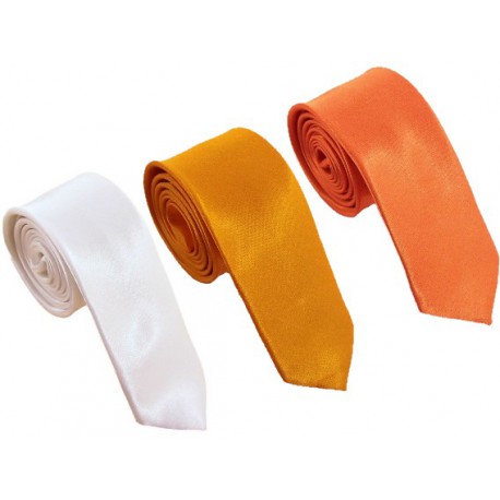 cravate orange et blanche