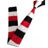 cravate tricot rouge, blanche et noire