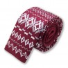 cravate-tricot-bordeaux-et-blanche à motifs